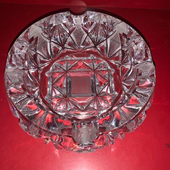 Beautiful Cut Glass Ashtray - Picture 6 of 9